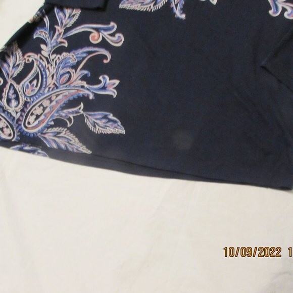 CHICO'S SIZE 1 NAVY BLUE PASLEY PRINTED TOP ASYMMETRICAL HEMLINE size 8 - Picture 3 of 8